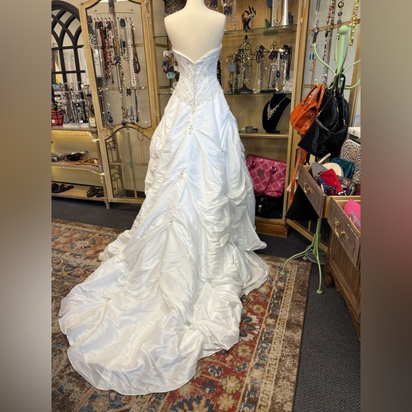 Imperial Elegant Strapless beaded Wedding Dress GORGEOUS!size 12-see pics EUC - Picture 16 of 17